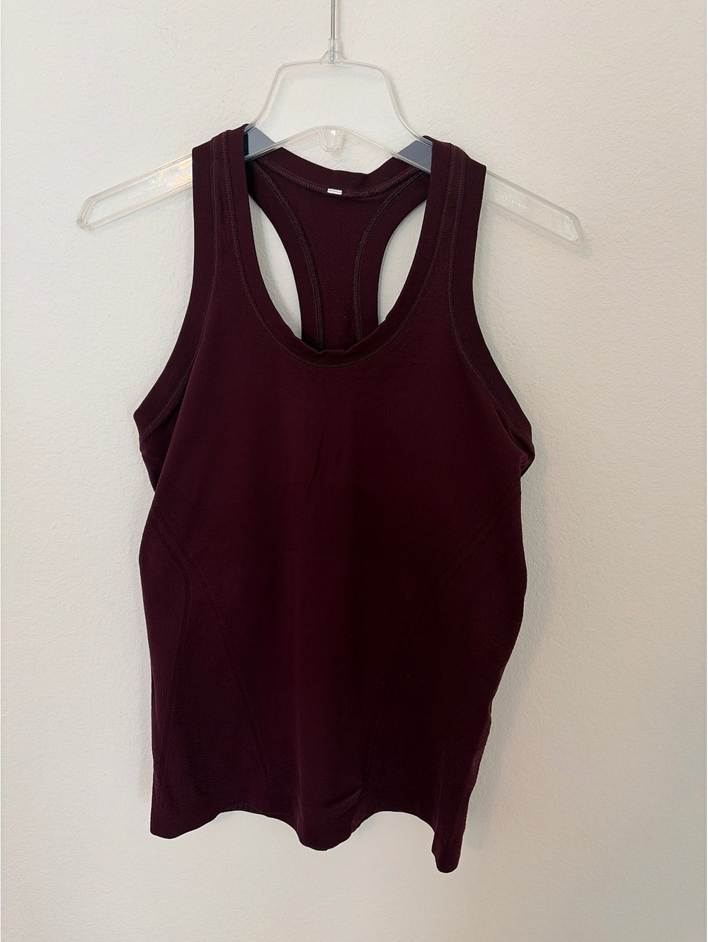 Athleta Momentum Seamless Tank Top Burgundy Racerback Size Medium